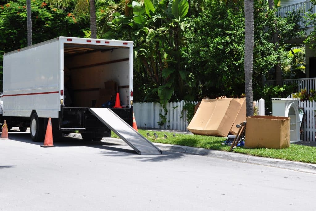 empty moving truck on a street │how to get a divorce in australia │melbourne law studio